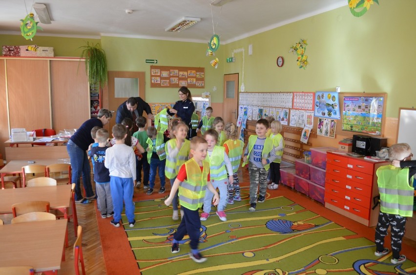 Odblaskowe dzieciaki z Publicznego Przedszkola w Poddębicach