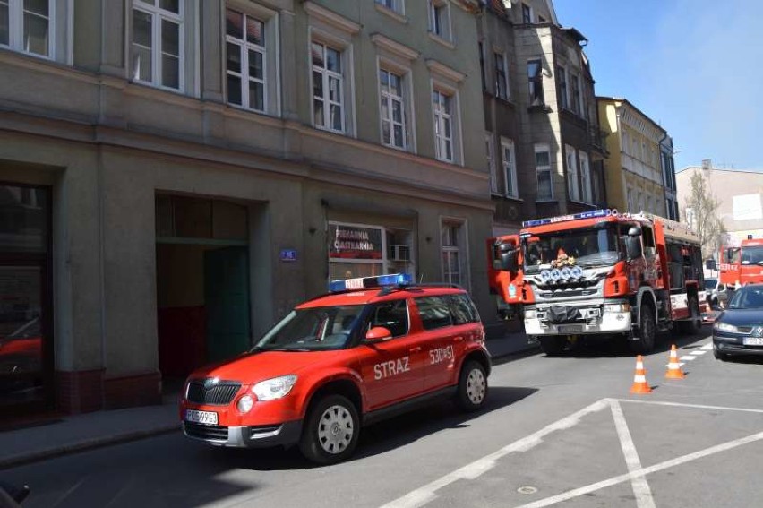 Wybuch butli z gazem w kamienicy przy ul. Wrocławskiej w Ostrowie Wielkopolskim [ZDJĘCIA]