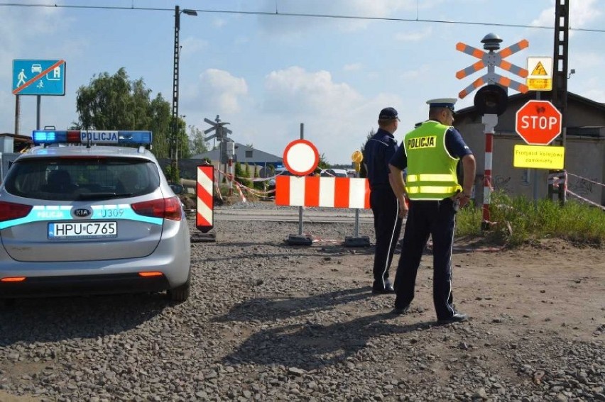 Śmiertelny wypadek na przejeździe kolejowym w Lesznie