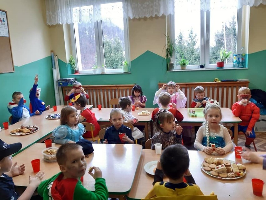 Bal karnawałowy w przedszkolu przy szkole w Jugowicach