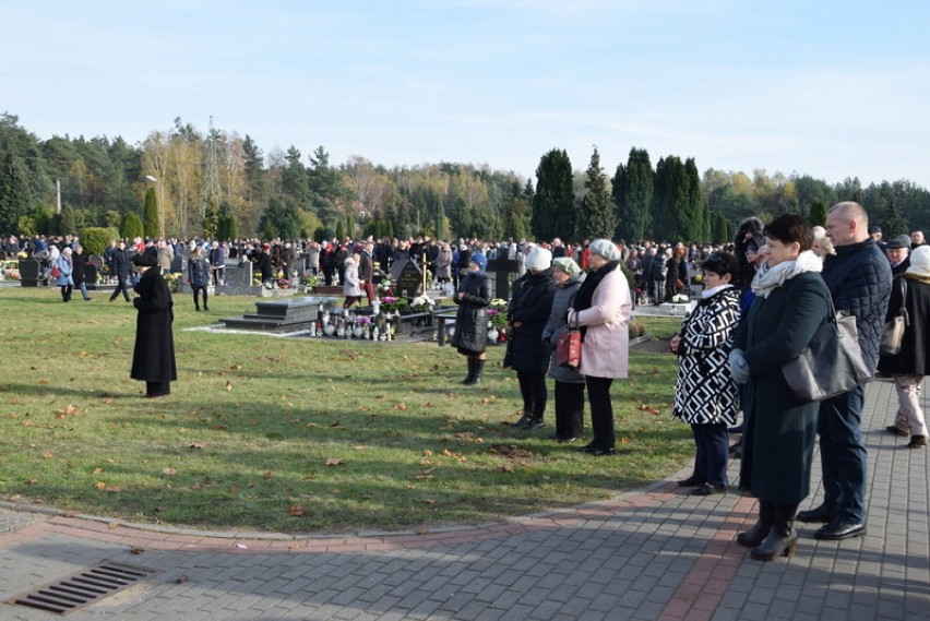 Człuchów. Nabożeństwo i procesja na nowym cmentarzu