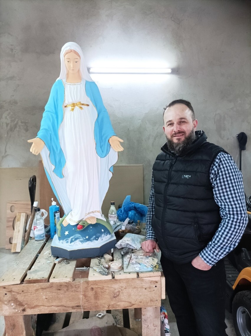 Zakończono renowację figury Matki Boskiej Niepokalanie Poczętej ze wsi Psarskie. Efekt końcowy przeszedł najśmielsze oczekiwania [zdjęcia]