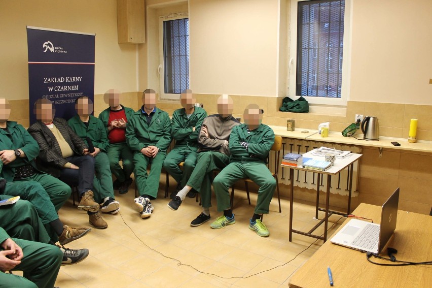 Wirtualny miting AA za kratami więzienia w Szczecinku [zdjęcia]