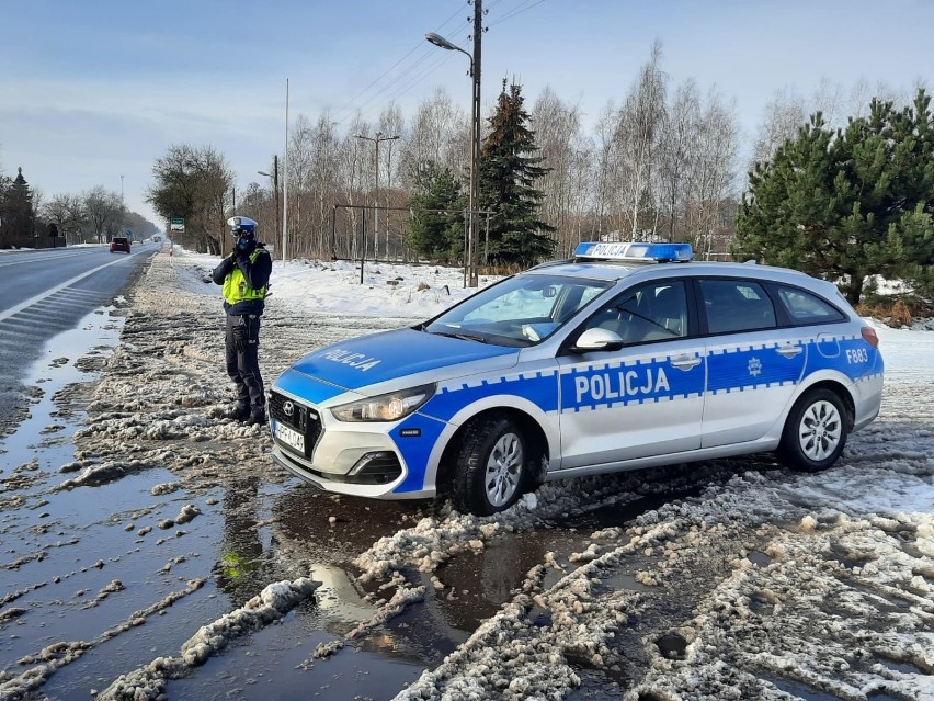 Pabianice. Policjanci sprawdzali kierowców. Stali m.in. w Dobroniu