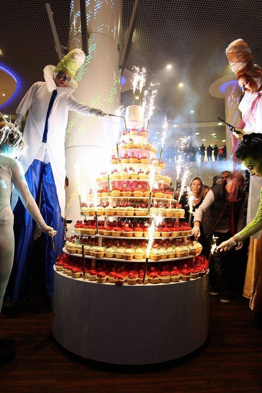 Tak CH Galaxy świętowało swoje urodziny. Wielki tort i Katarzyna Zielińska [zdjęcia, wideo]