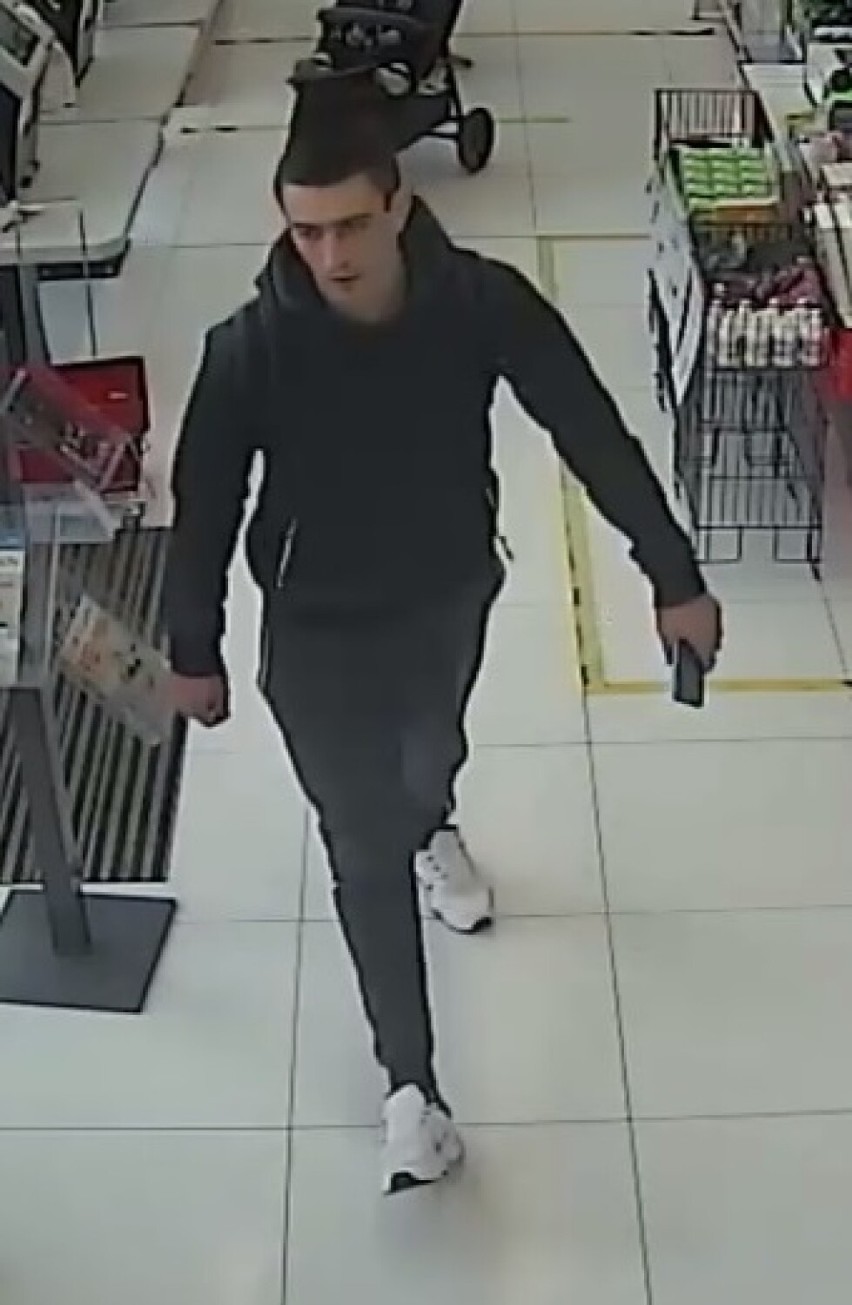 Kradzież w drogerii w Pruszczu. Poszukiwany mężczyzna ze zdjęcia