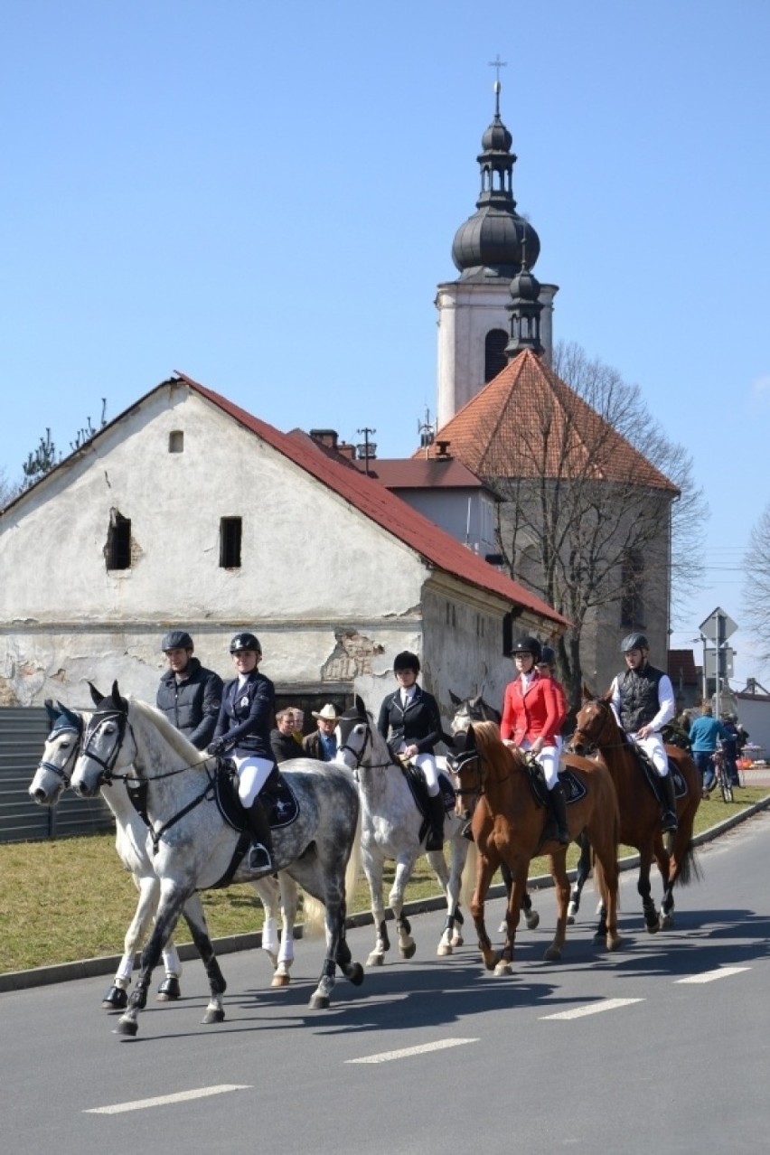Polami wokół Bieńkowic przeszła tradycyjna procesja konna