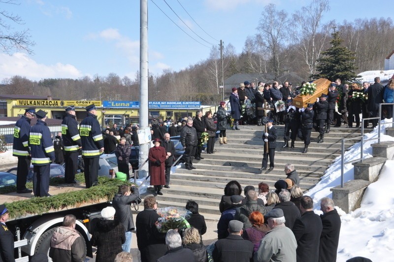 Pogrzeb śp. Mieczysława Flisikowskiego. Tłum pożegnał byłego wójta Somonina