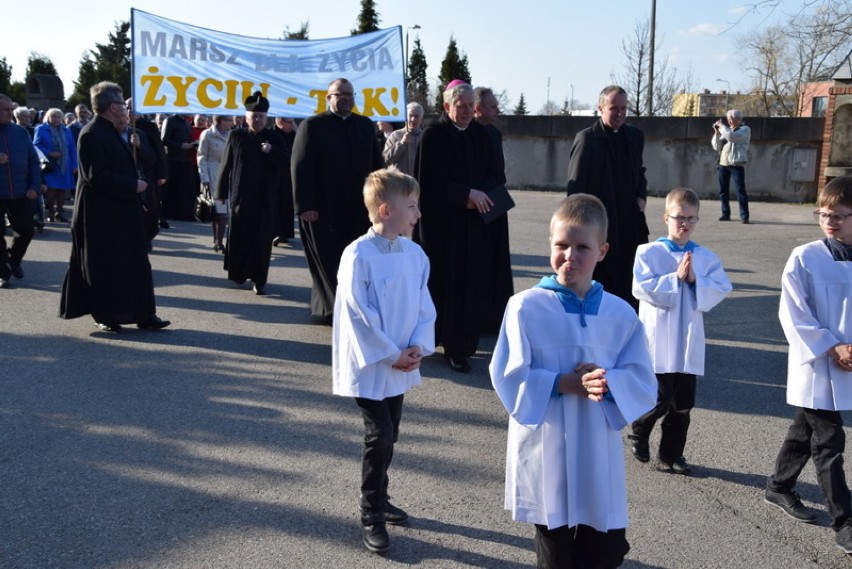 Chojnice. XVII Marsz Życia i otwarcie okna życia