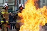 Dzień Strażaka - Rynek w Bytomiu stanął w ogniu. Gaszenie płonącego oleju i pokazy sprzętu ratowniczego. Zobacz ZDJĘCIA