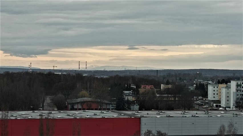 Dziś z redakcji DZ w Sosnowcu można było zobaczyć górskie...