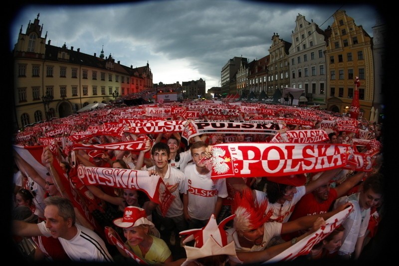 Wrocław wierzył do końca w wygraną Polaków. Kibice przygnębieni (ZDJĘCIA)