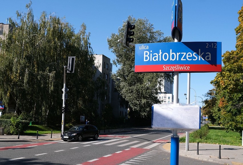 Na Ochocie powstaje Strefa Płatnego Parkowania. Drogowcy wyznaczają pierwsze parkingi. Duże utrudnienia w całej dzielnicy