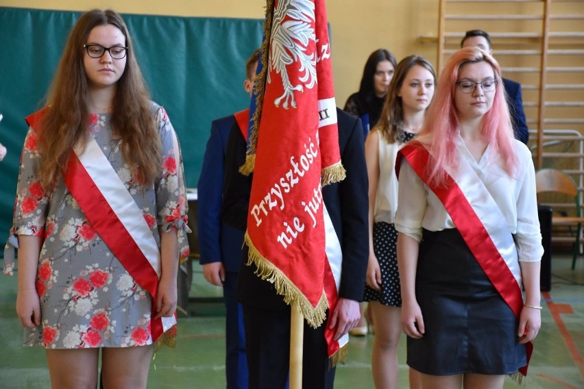 Zespół Szkół Ponadgimnazjalnych w Poddębicach. Uroczyste...