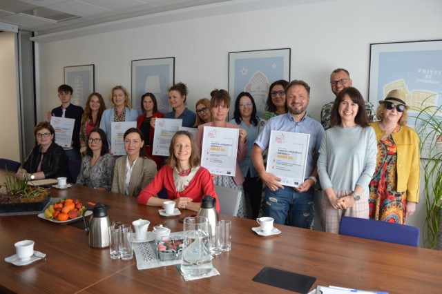 W wydarzeniu uczestniczyli przedstawiciele nagrodzonych organizacji oraz partnerzy konkursu.