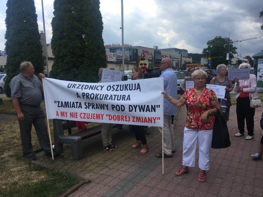 W lipcu będzie kolejny protest przeciwko burmistrzowi Pasiecznemu w Rumi