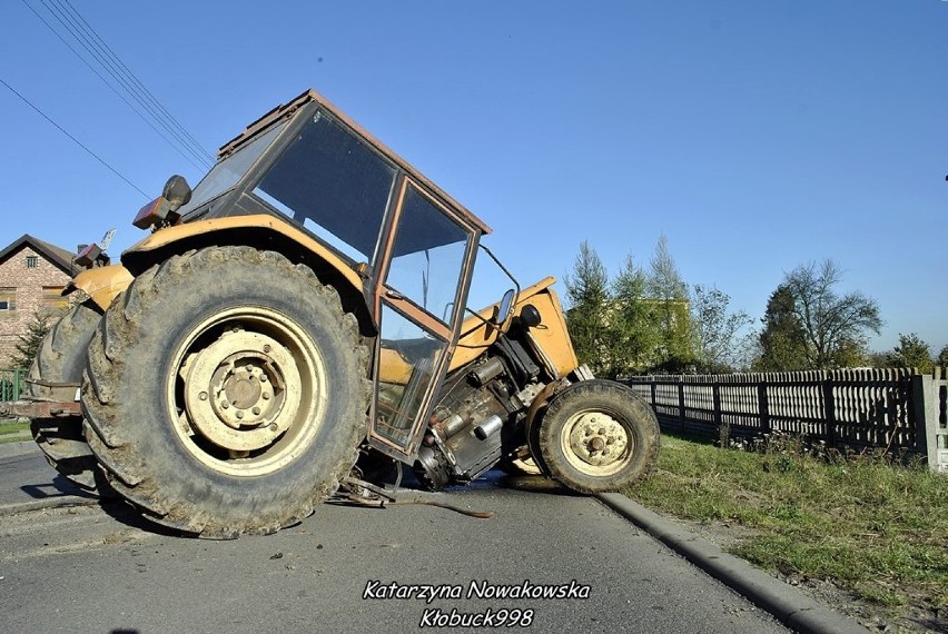 Traktor po kolizji z Land Roverem. Zdjęcia dzięki...