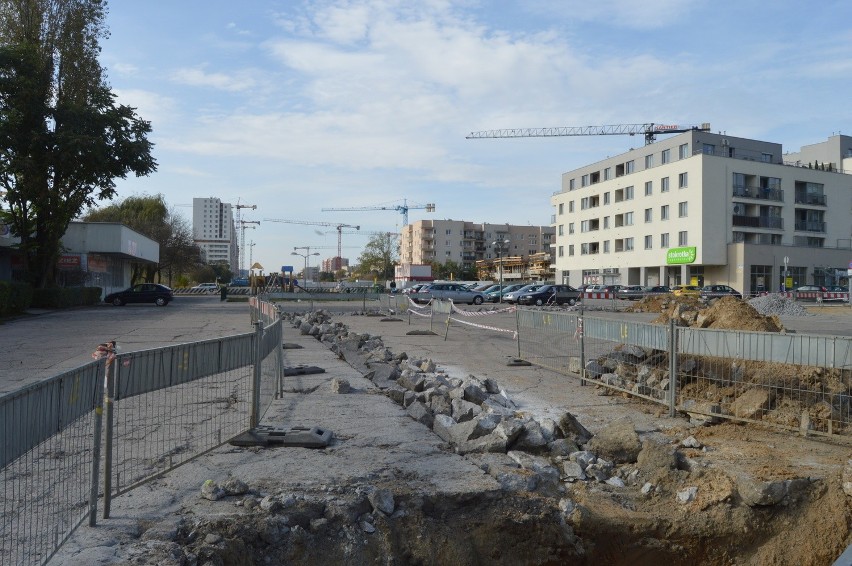 Kraków. Pas startowy na lotnisku w Czyżynach jest rozkopany. Radny pyta, kto to zrobił? [ZDJĘCIA]