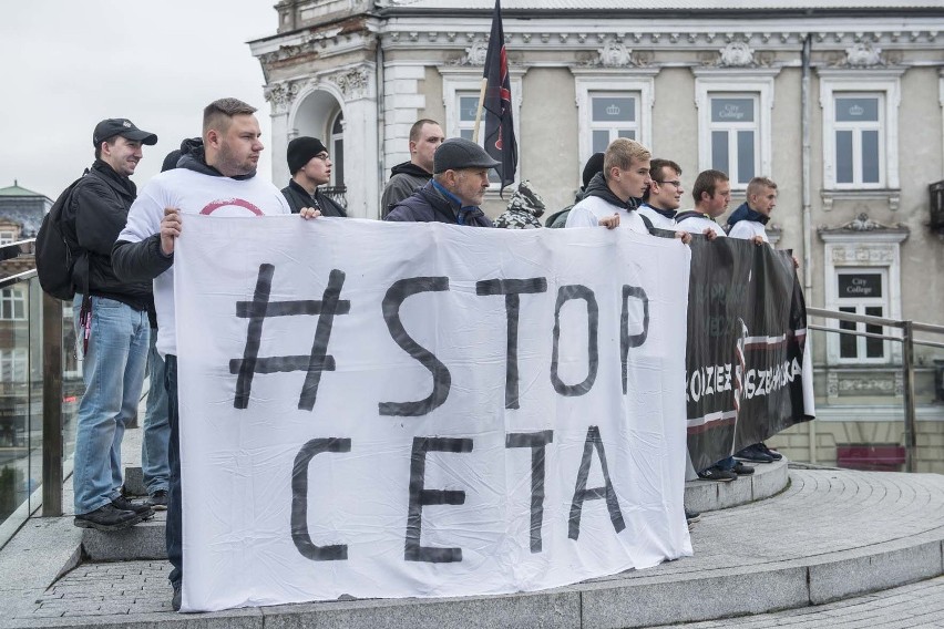 #stopTTiP i #stopCETA w Radomiu. Protest przeciw umowie o wolnym handlu i dyktaturze korporacji