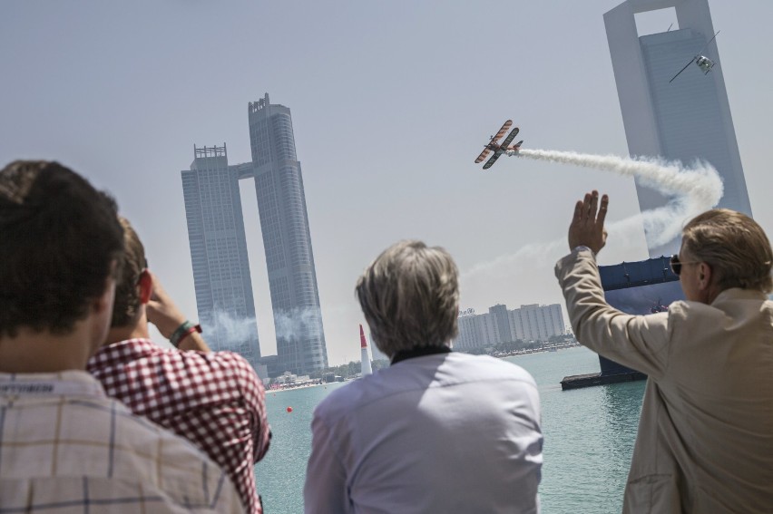 Red Bull Air Race w Abu Zabi. Zobaczcie niesamowite zdjęcia...