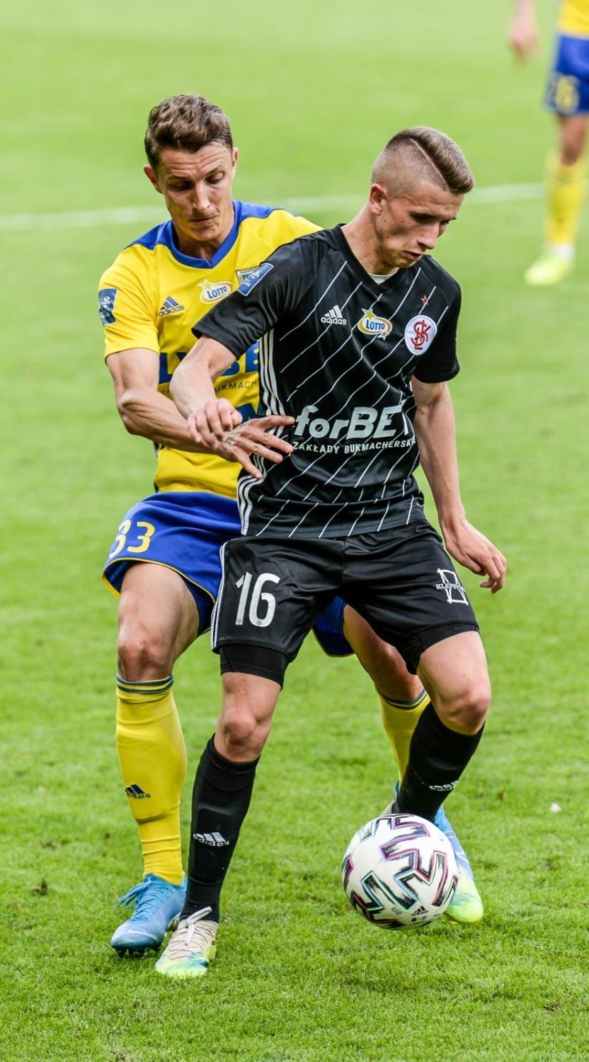 ŁKS Łódź strzelił dwa gole w Gdyni, ale przegrał mecz 2:3