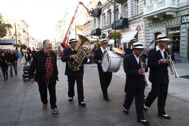 2 października w Pasażu Rubinsteina w Łodzi odbył się niezwykły koncert Big Bandu Michała Urbaniaka, pod kierownictwem Jacka Delonga, oraz parada nowoorleańska z udziałem nowojorskich muzyków