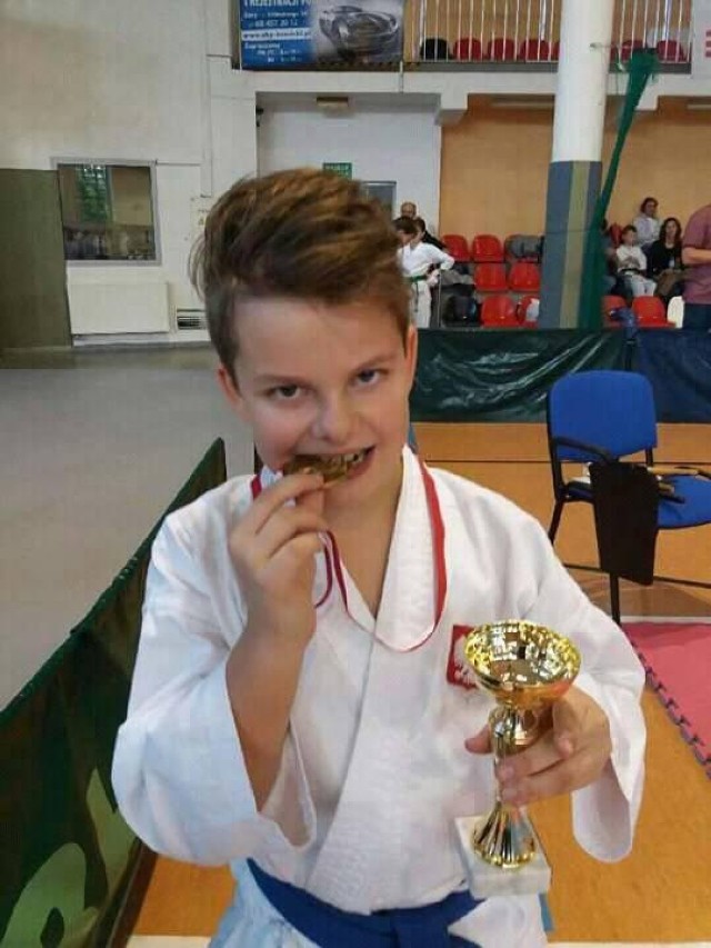 Kuba Baranowski zdobył dwa złote medale na zawodach karate w Żarach federacji Japan Karate Association 