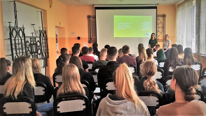 PUP w Oleśnicy zorganizował spotkania z młodzieżą oleśnickiego oraz z osobami bezrobotnym. Obchody Europejskich Dni Pracodawców w powiecie 