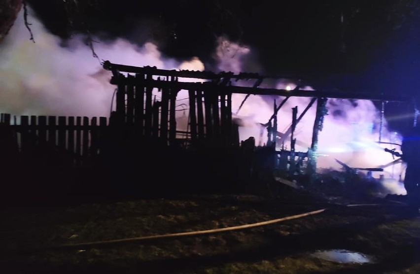 Dwa poważne pożary stodół w powiecie tomaszowskim. W akcję zaangażowanych było 18 zastępów straży [ZDJĘCIA]