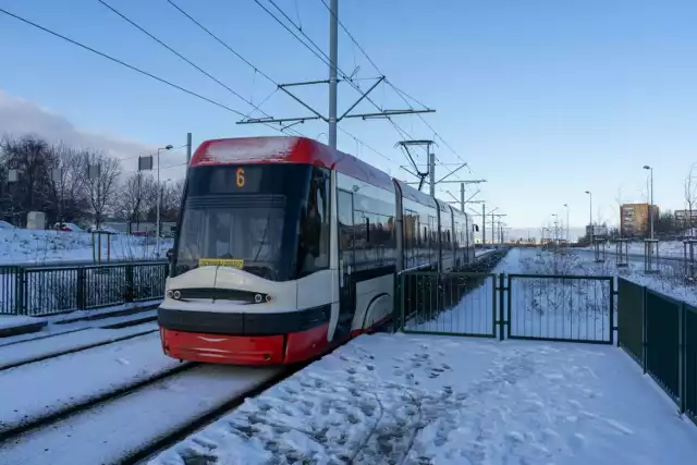 Mężczyzna wypadł z tramwaju w Gdańsku. Zawiniły drzwi pojazdu?