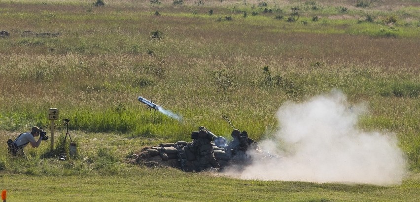 Pod Toruniem wojsko testuje przeciwpancerny pocisk z systemu Javelin! ZDJĘCIA 