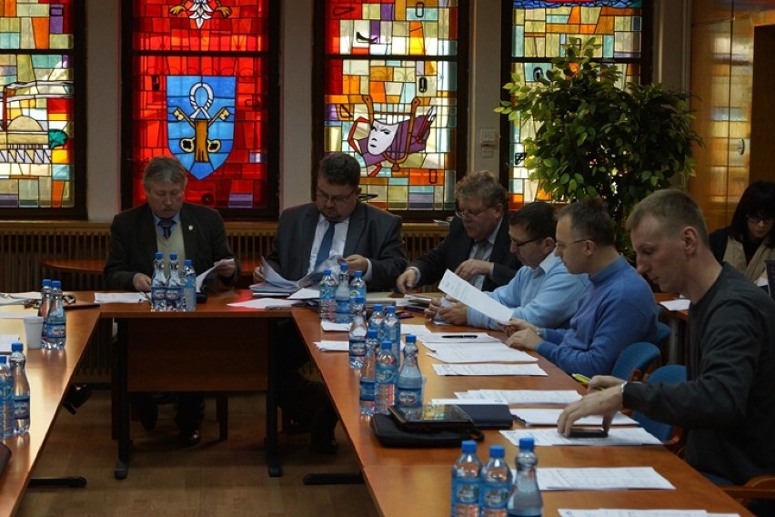"Działanie w granicach prawa " -  posiedzenie komisji Rady Miejskiej Pniew-