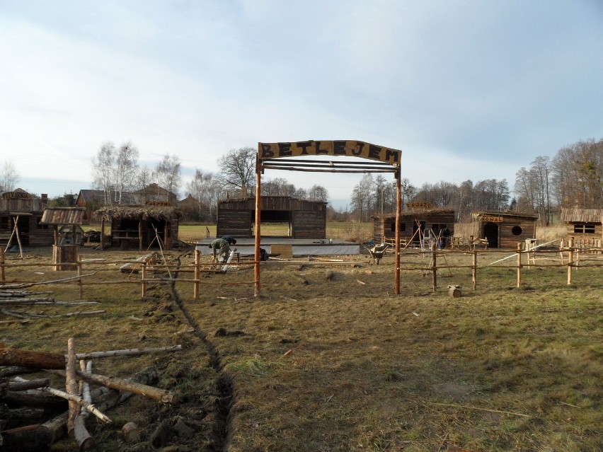 W Krzyżowicach budują Betlejem