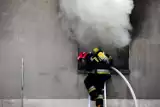 Pożar w warsztacie samochodowym w Skokach