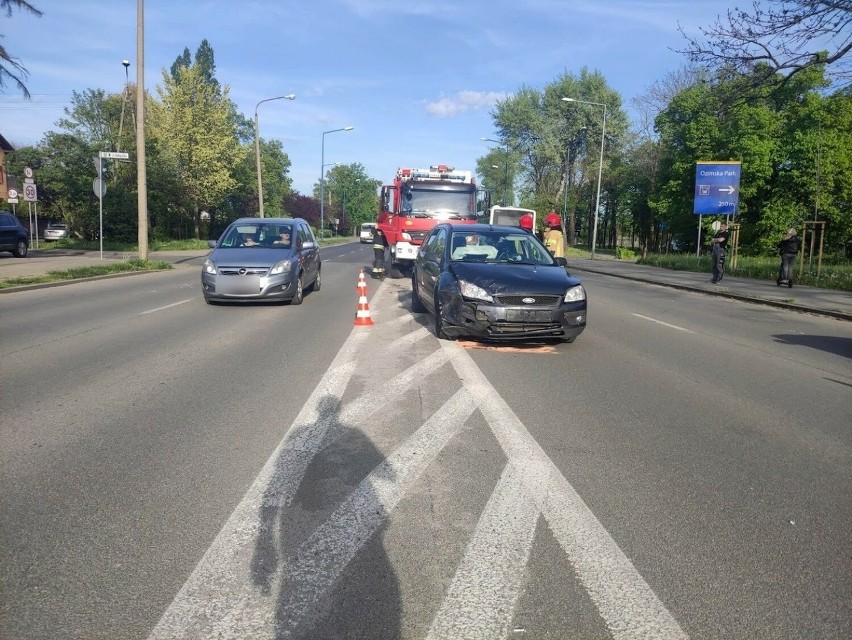 Zderzenie samochodów na ulicy Ozimskiej w Opolu.