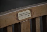 Pamiątkowe tabliczki na ławkach w Parku Oliwskim [ZDJĘCIA] 