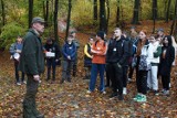 Kilkadziesiąt osób wzięło udział w edukacyjnej wędrówce „Zielonym szlakiem” po Lesie Wolickim [ZDJĘCIA]