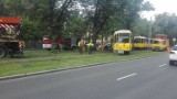 Gumieńce: Tramwaj zderzył się z samochodem. Utrudnienia dla pasażerów [zdjęcia]