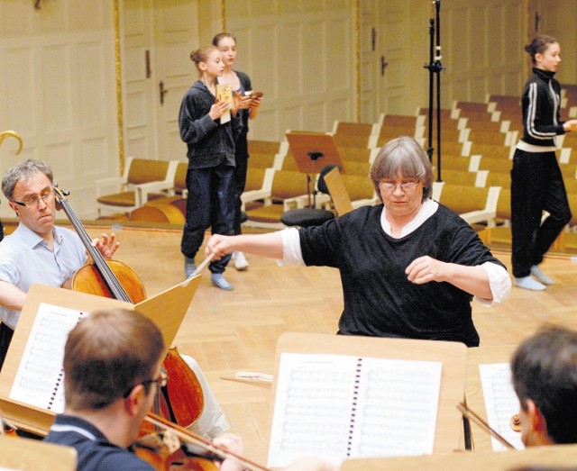 Uczniowie Ogólnokształcącej Szkoły Baletowej w Poznaniu podczas próby z Orkiestrą Kameralną Amadeus