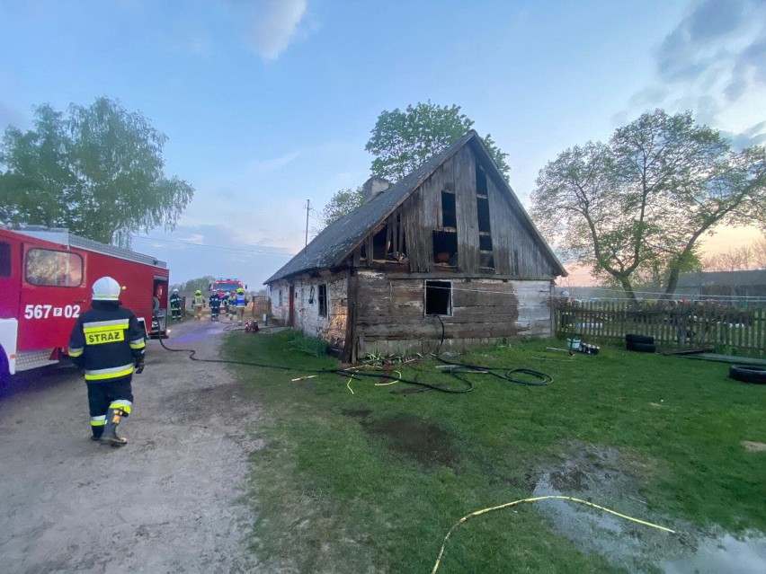 4 maja 2022 roku po raz kolejny palił się ten sam dom w Starej Kaźmierce w gminie Chocz