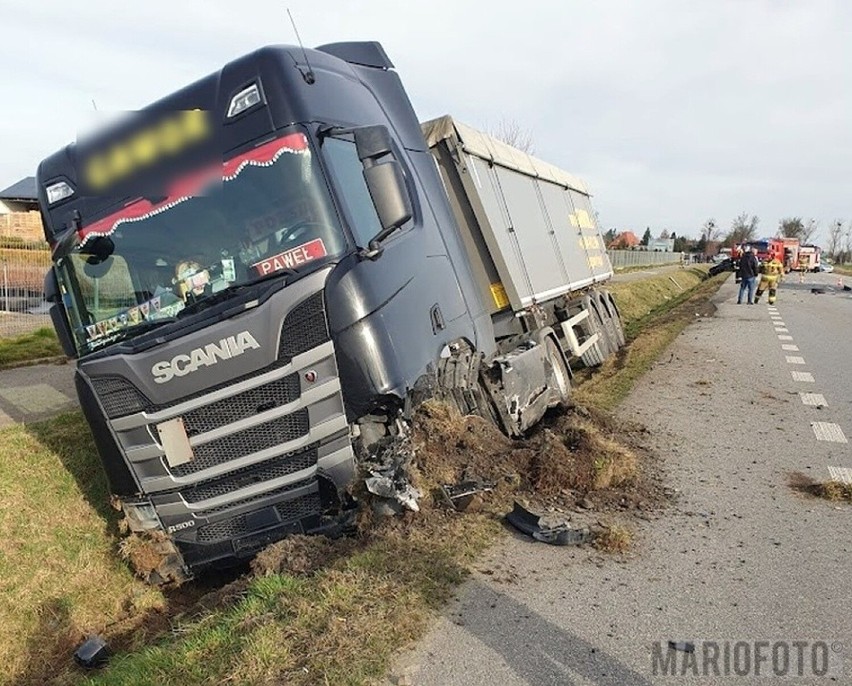 Wypadek na DW 401 pod Grodkowem.