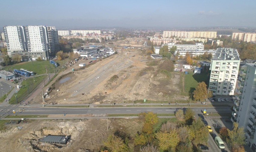 Tak zmienia się cała dzielnica Krakowa. Nowe zdjęcia lotnicze prac na budowie linii tramwajowej do Górki Narodowej