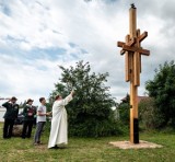 Krobia. Monument Przełomu został poświęcony. Krzyże mają symboliczne znaczenie [ZDJĘCIA] 