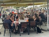 Błoga majówka w ogródkach gastronomicznych na Rynku w Kielcach. Tak odpoczywali kielczanie. Zobaczcie zdjęcia