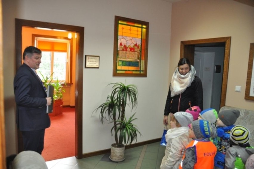 Przedszkolaki odwiedziły urząd miejski w Zbąszynku