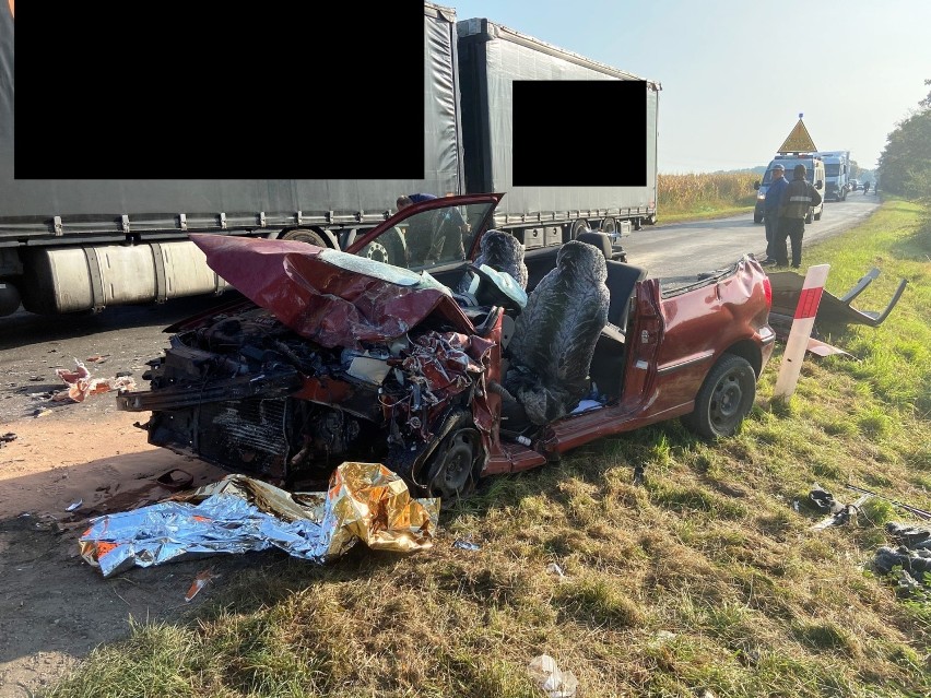 Groźny wypadek w Prószkowie w powiecie opolskim. 22-letni kierowca w ciężkim stanie