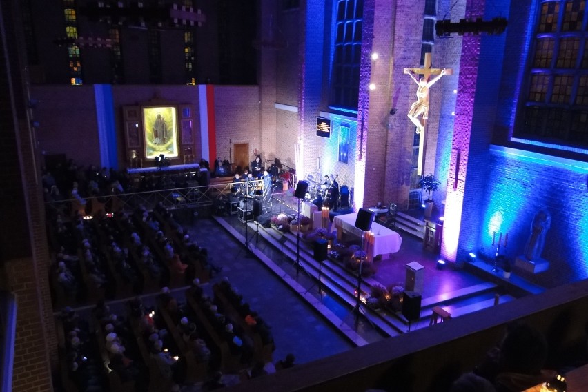 Zaduszki Jazzowe w kościele Franciszkanów w Gdyni. Artyści upamiętnili nie żyjących kolegów [zdjęcia]