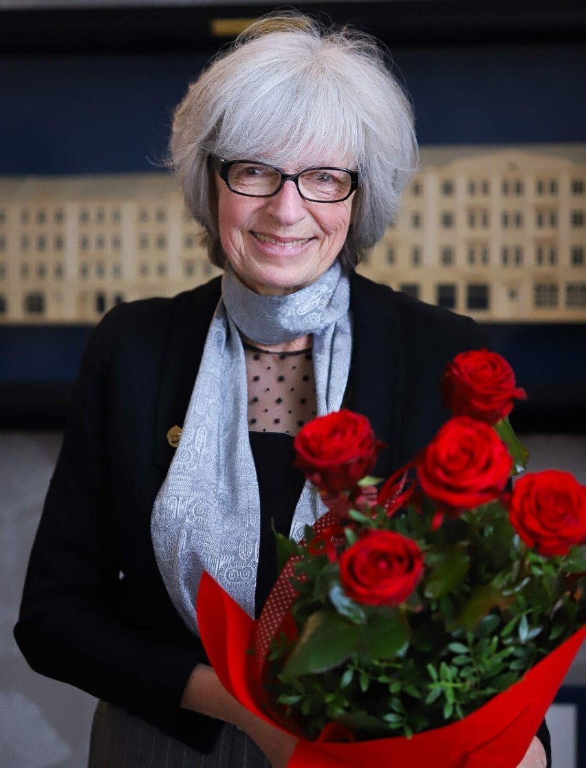 Elżbieta Kaczmarek, od blisko 40 lat związana z kaliskim teatrem, została Honorowym Przyjacielem Kalisza