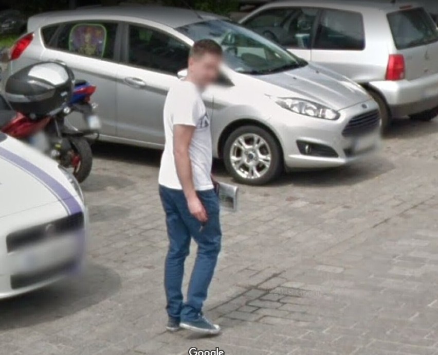 Oto zdjęcia mieszkańców Jaworzna na Google Street View. Odnajdujecie się nich?