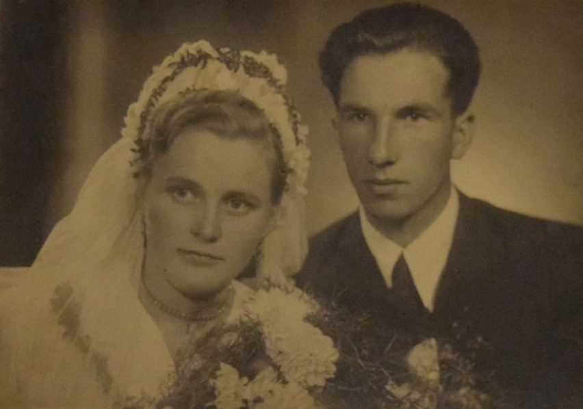 Zdjęcie ślubne Matyldy i Józefa Woźnych, 1952 r.